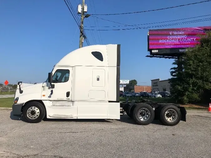 2018 Freightliner X12564ST