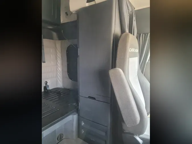 2023 Freightliner Cascadia