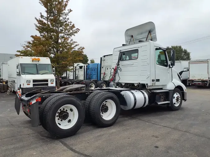 2019 VOLVO VNL64T-300
