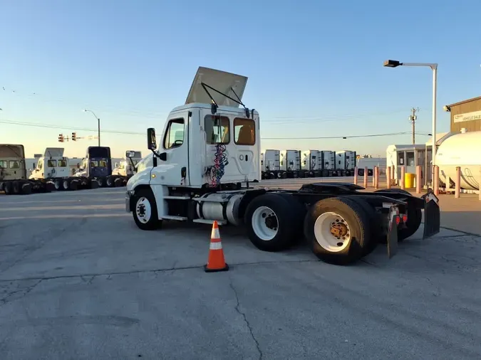 2018 FREIGHTLINER/MERCEDES CASCADIA 125
