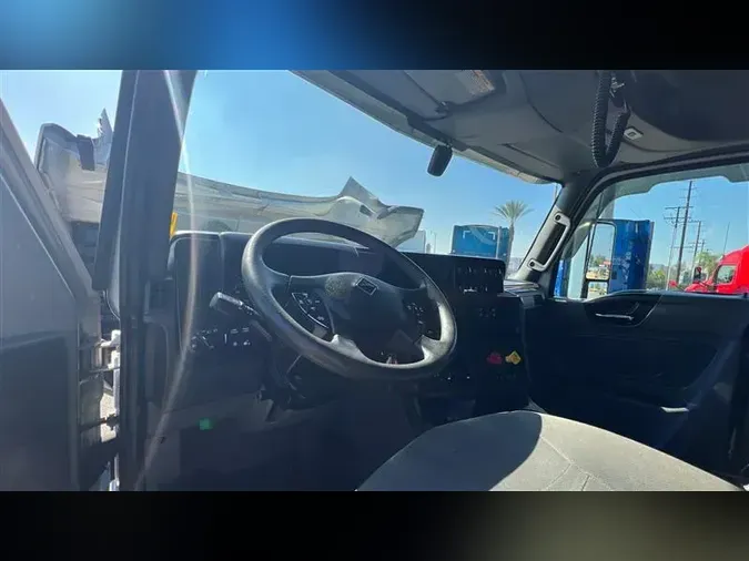 2021 INTERNATIONAL LT