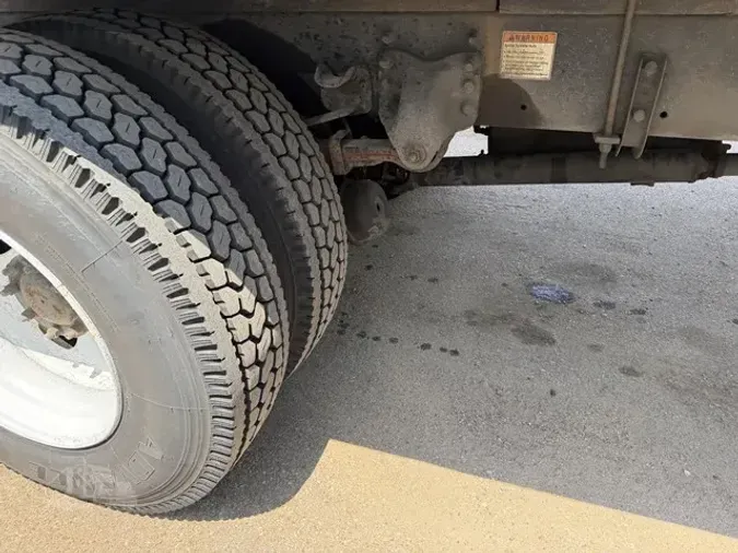2013 FREIGHTLINER BUSINESS CLASS M2 106
