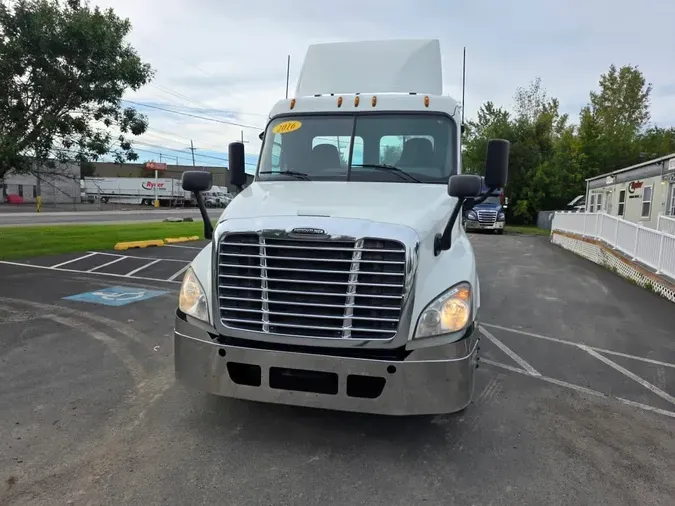 2016 FREIGHTLINER/MERCEDES CASCADIA 125