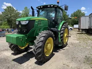 2018 John Deere 6215R