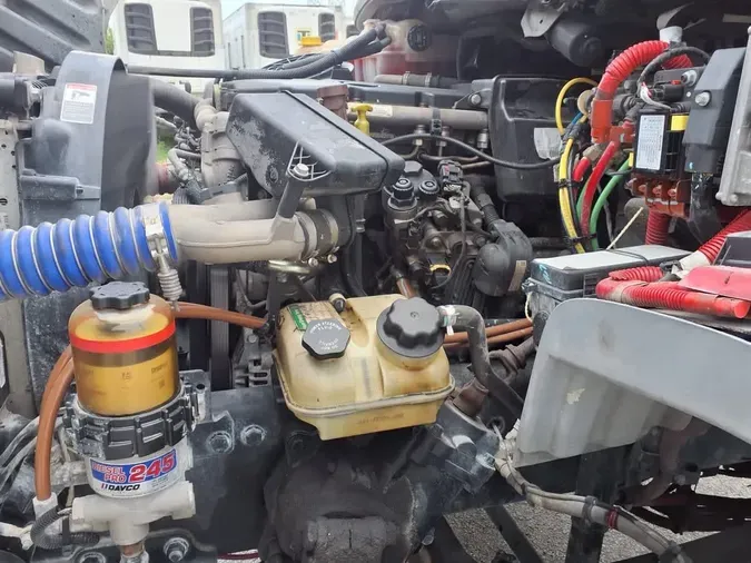 2019 FREIGHTLINER M2 106