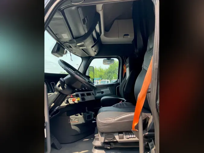 2021 Freightliner New Cascadia