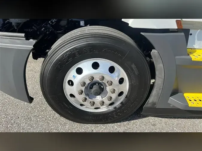 2022 FREIGHTLINER CA126