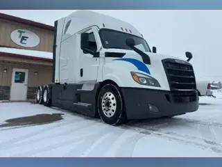2022 Freightliner Cascadia 126