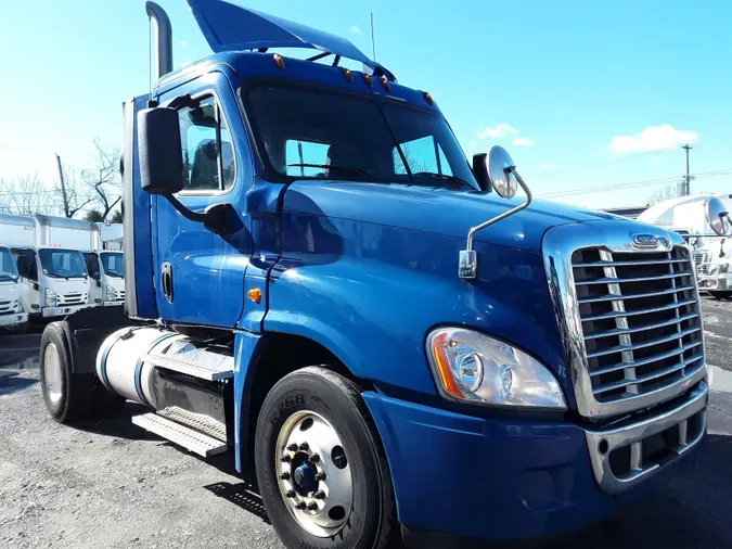 2017 FREIGHTLINER/MERCEDES CASCADIA 125