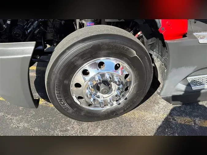 2021 INTERNATIONAL LT