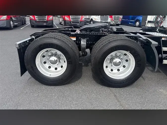 2022 FREIGHTLINER CA116