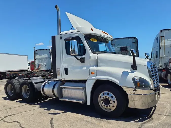 2019 FREIGHTLINER/MERCEDES CASCADIA 125