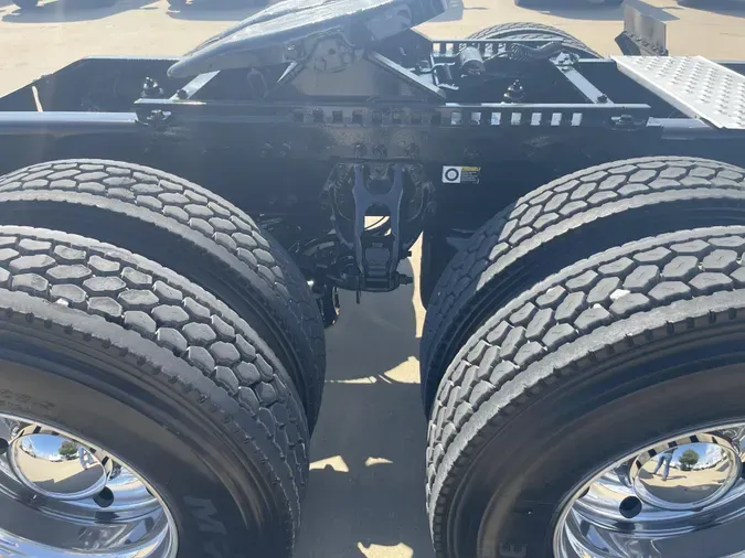 2024 Peterbilt 389