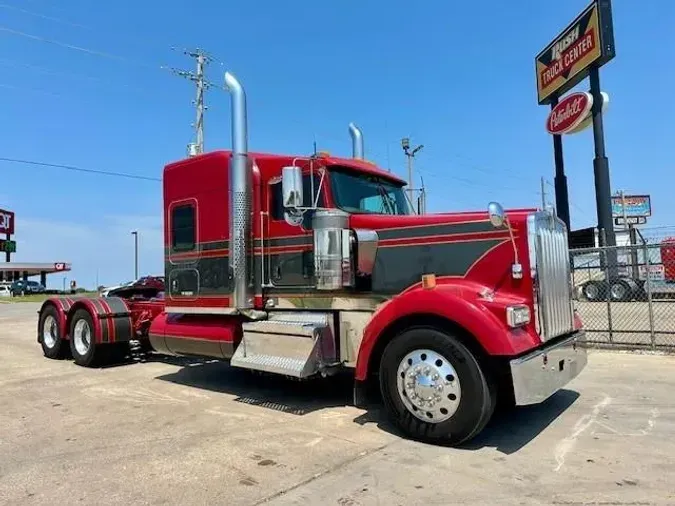 2021 Kenworth W900L