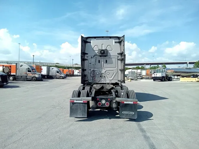 2023 Freightliner Cascadia 126