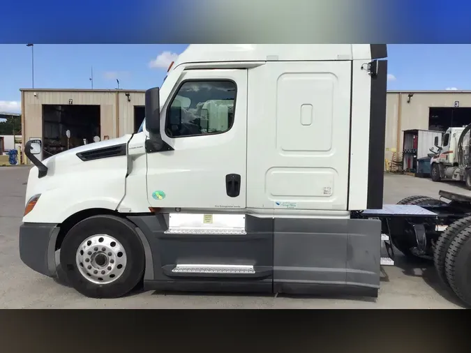 2022 Freightliner Cascadia 126