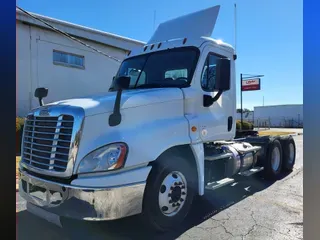 2016 FREIGHTLINER/MERCEDES CASCADIA 125