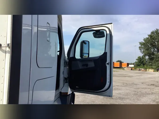 2021 Freightliner Cascadia 126