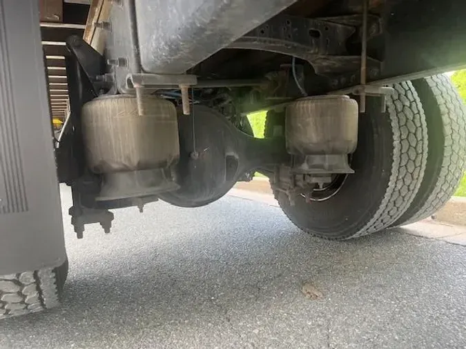 2019 Freightliner Business Class M2 106