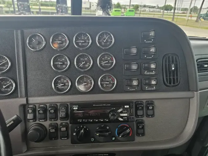 2019 PETERBILT 389