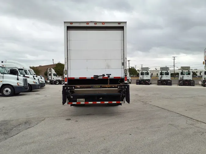 2013 FREIGHTLINER/MERCEDES M2 106