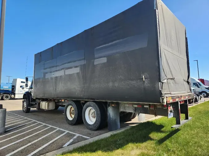 2016 FREIGHTLINER M2106