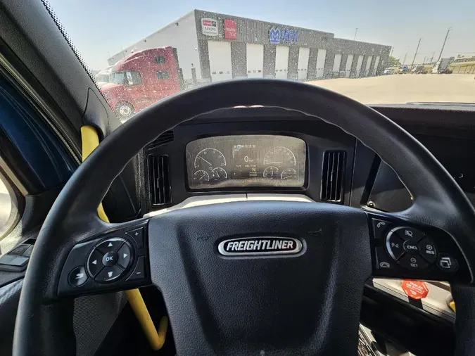 2021 FREIGHTLINER Cascadia 126