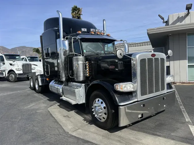 2017 Peterbilt 389