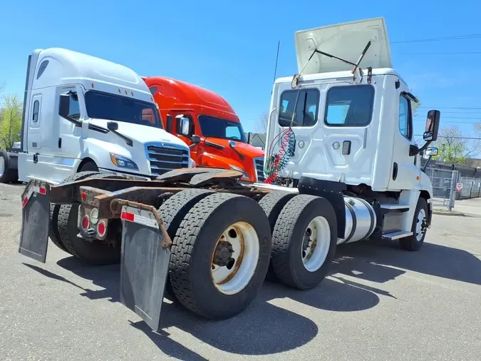 2017 FREIGHTLINER/MERCEDES CASCADIA 1259d23381756f92677e0181a6ea1868cb4