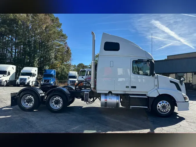 2018 VOLVO VNL64T670