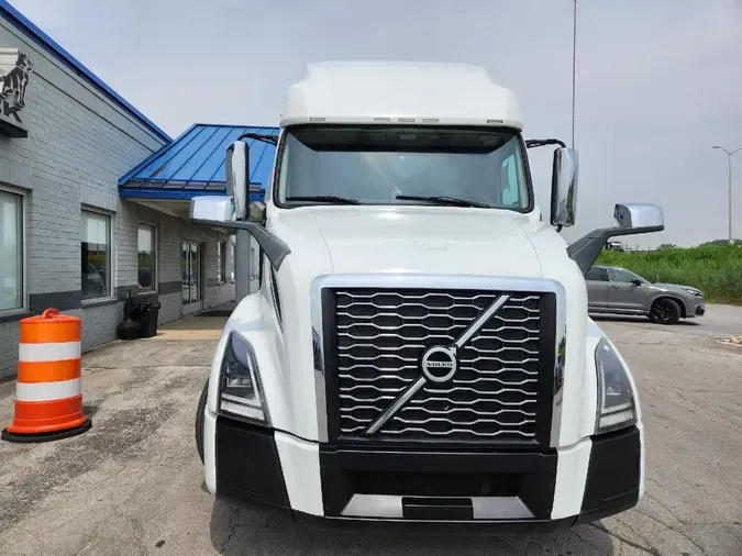 2020 VOLVO VNL760