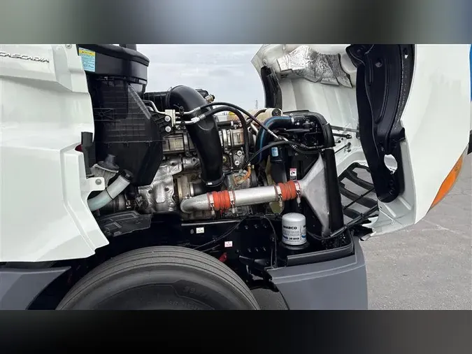 2021 FREIGHTLINER CA126