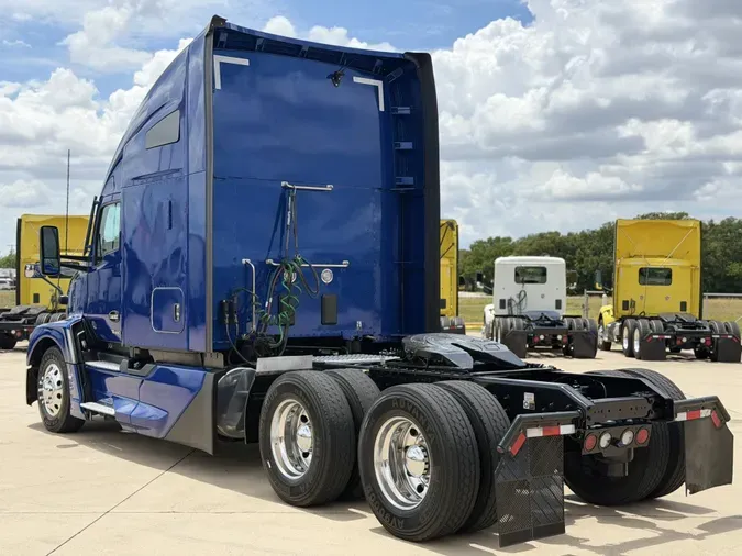 2023 Kenworth T680