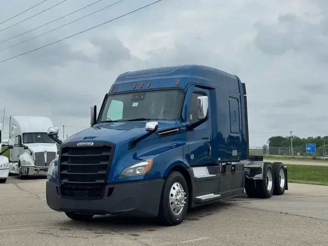 2021 FREIGHTLINER Cascadia 1269d2efe1537f040d9681e106474e53a11