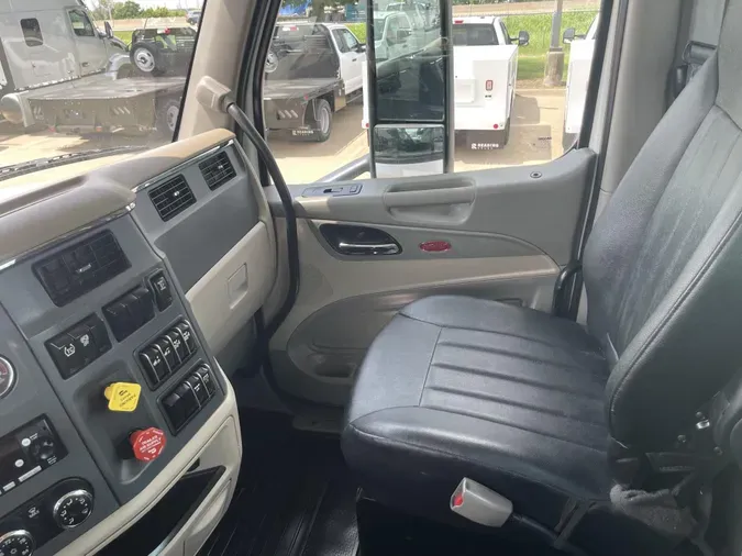 2022 Peterbilt 567