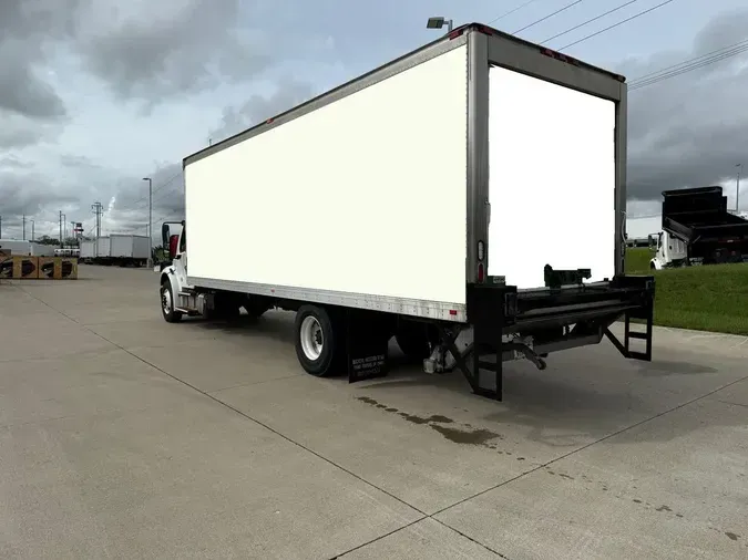 2022 Freightliner BUSINESS CLASS M2 106
