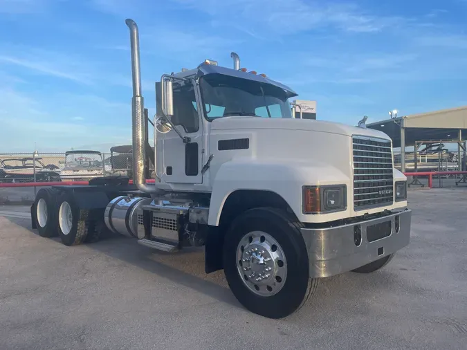 2019 MACK PI64T