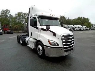 2020 Freightliner Cascadia 126