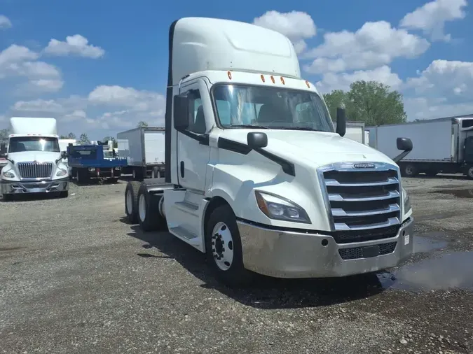 2021 FREIGHTLINER/MERCEDES NEW CASCADIA PX126649d37b1f8f8f7c96b6431d030b0bf7295