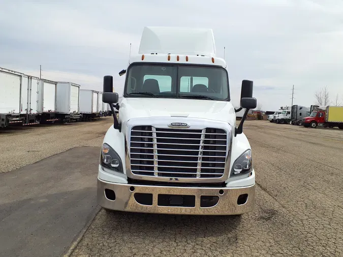 2018 FREIGHTLINER/MERCEDES CASCADIA 125