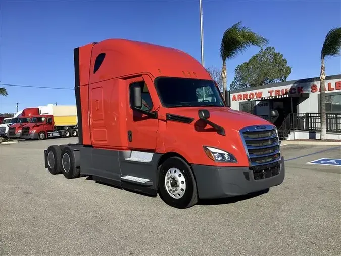 2021 FREIGHTLINER CA126