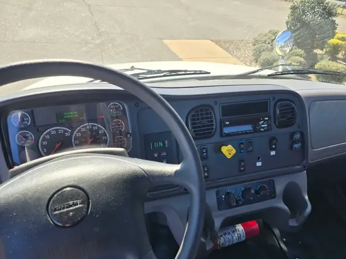 2018 FREIGHTLINER/MERCEDES M2 106