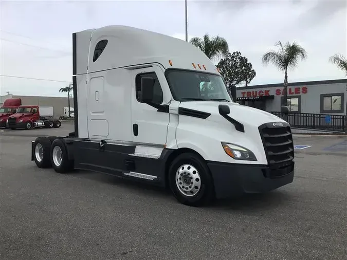 2021 FREIGHTLINER CA126