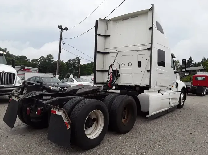 2020 NAVISTAR INTERNATIONAL LT625 SLPR CAB