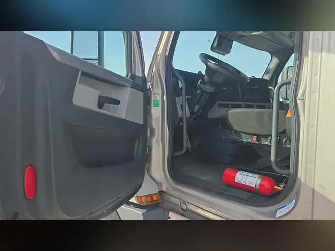 2022 Freightliner Cascadia 126