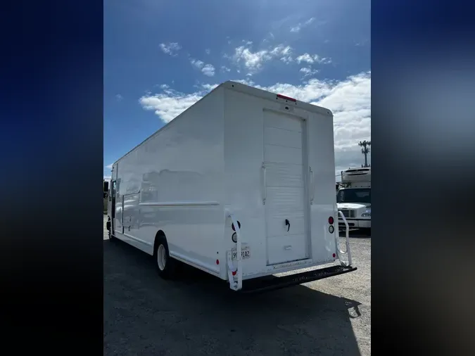 2017 FRTLR CUSTOM CHASSIS CORP MT55