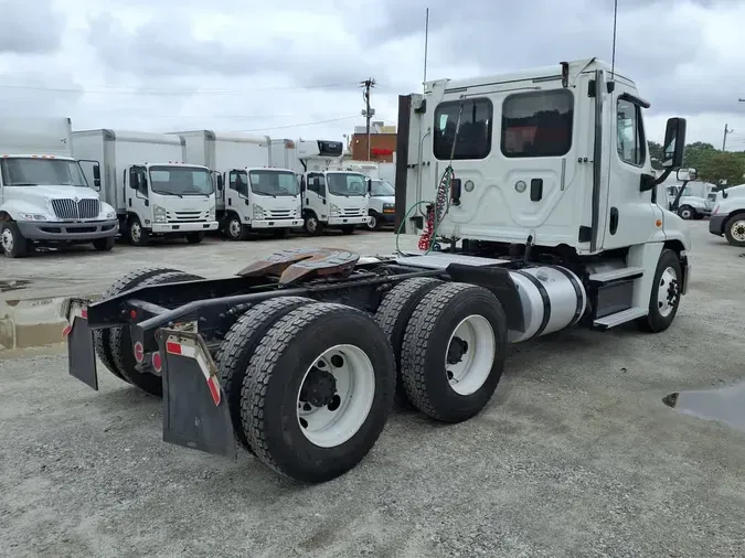 2017 FREIGHTLINER/MERCEDES CASCADIA 125