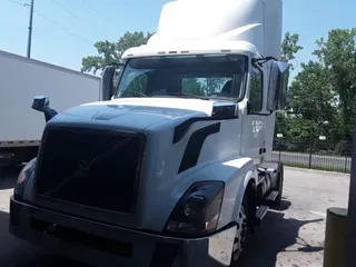 2018 VOLVO VNL42T 300