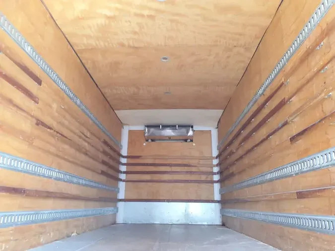 2014 FREIGHTLINER/MERCEDES M2 106