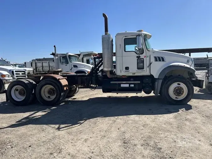 2009 MACK GRANITE GU713